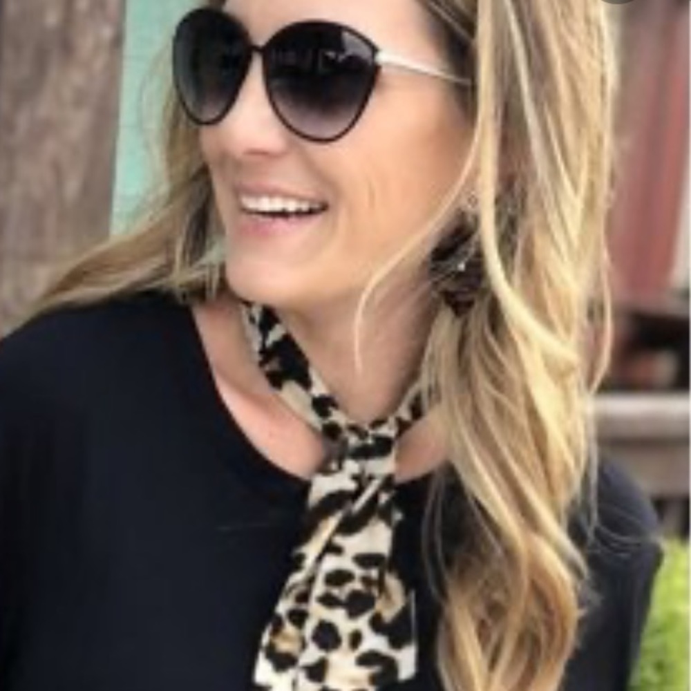 Leopard Bandana - Picture 5 of 5